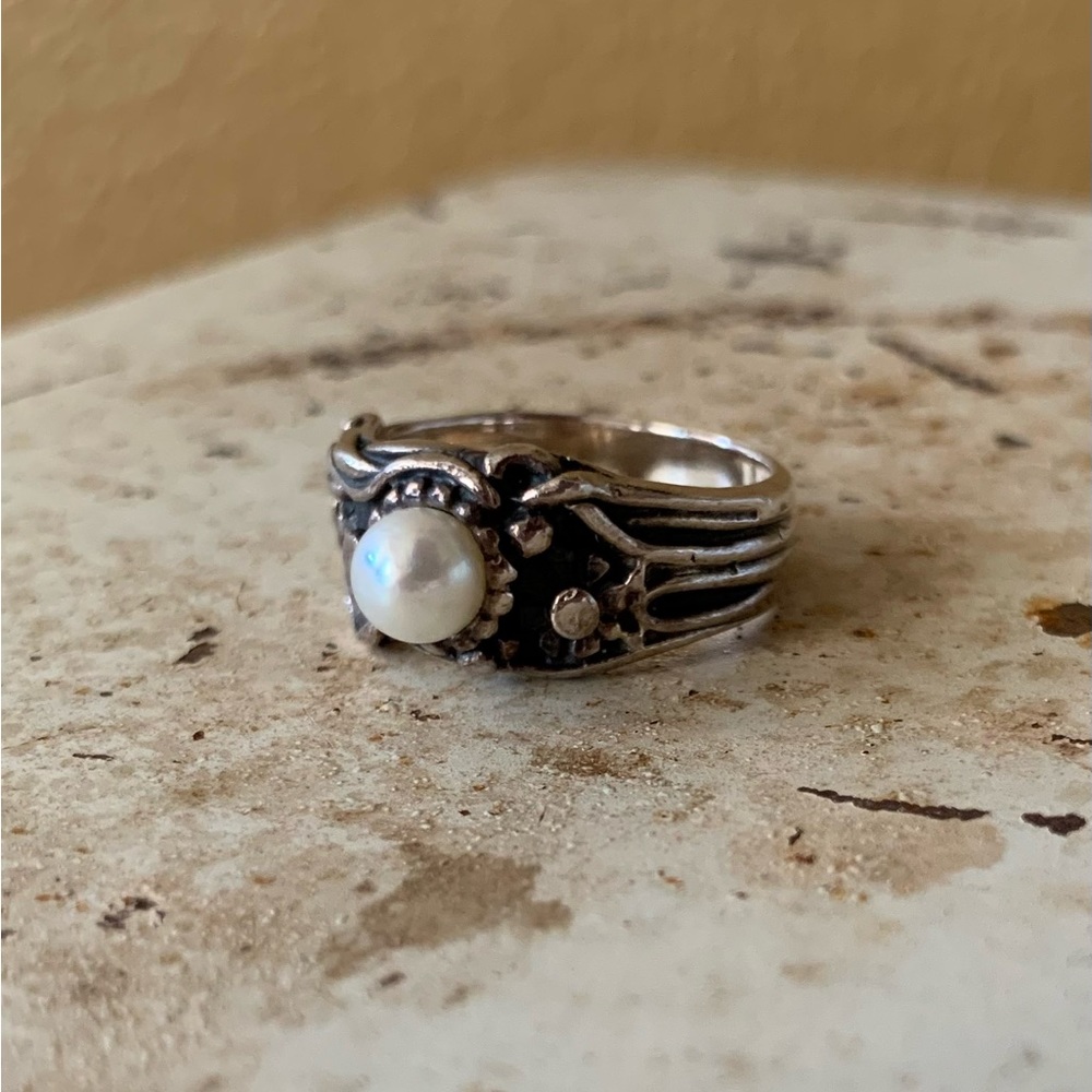 Vintage Sterling Silver and White Pearl Ring
